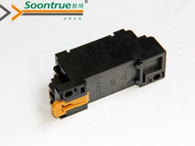 Relay socket