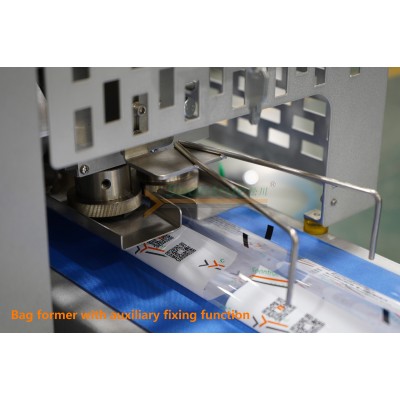 SZ-3000 Down film structure rotary cutter flow type pillow bag packing machine' />