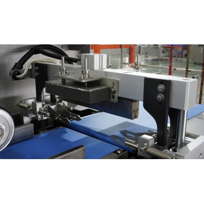 SZ-601W Reciprocating Cutter Base Down Film Structure Flow Type Packing Machine' />